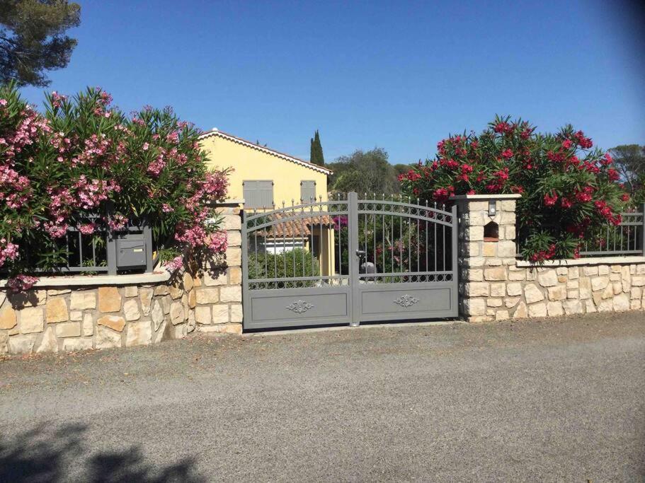 De Verdureve Location De Casa de Férias Fréjus